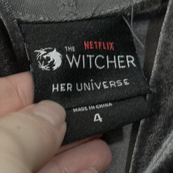 Her Universe Witcher Cloak Grey Velvet Hooded Cardigan Mystical Fairy Plus Size - Picture 8 of 15
